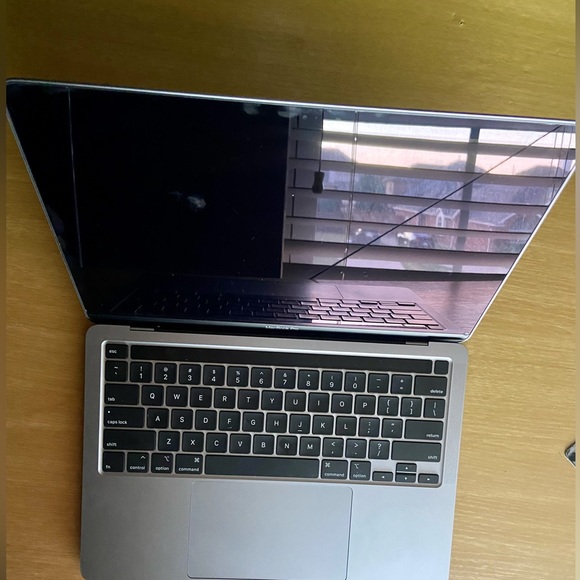 Macbook Pro 13’ - Picture 4 of 5